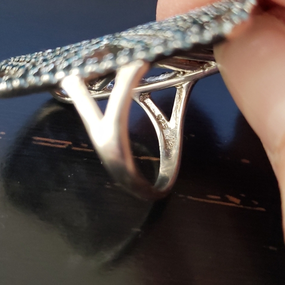 Ring - Picture 4 of 6